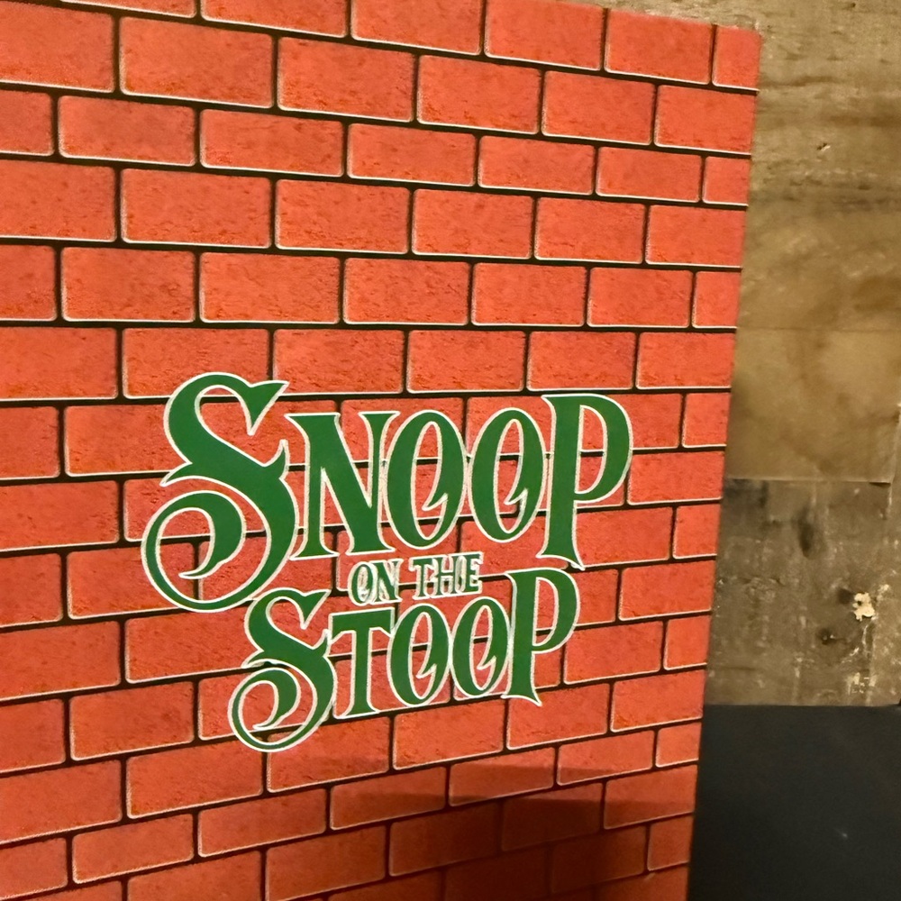 Snoop Dogg elf on a shelf